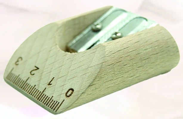 Wooden sharpener with ruler markings — KS3102